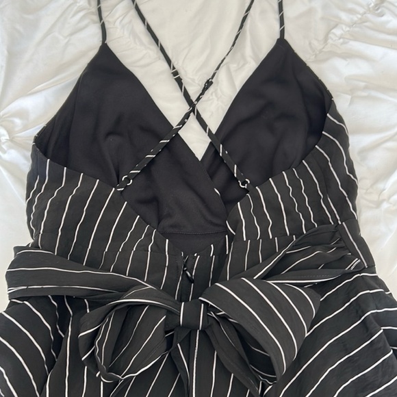 Black pinstripe romper - Picture 2 of 4